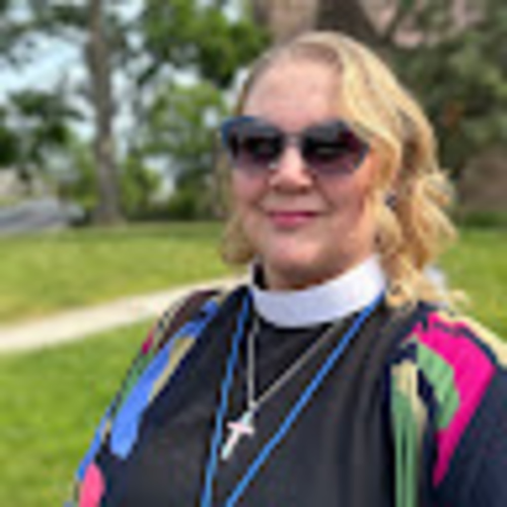 Meet your Posher, Elaine
